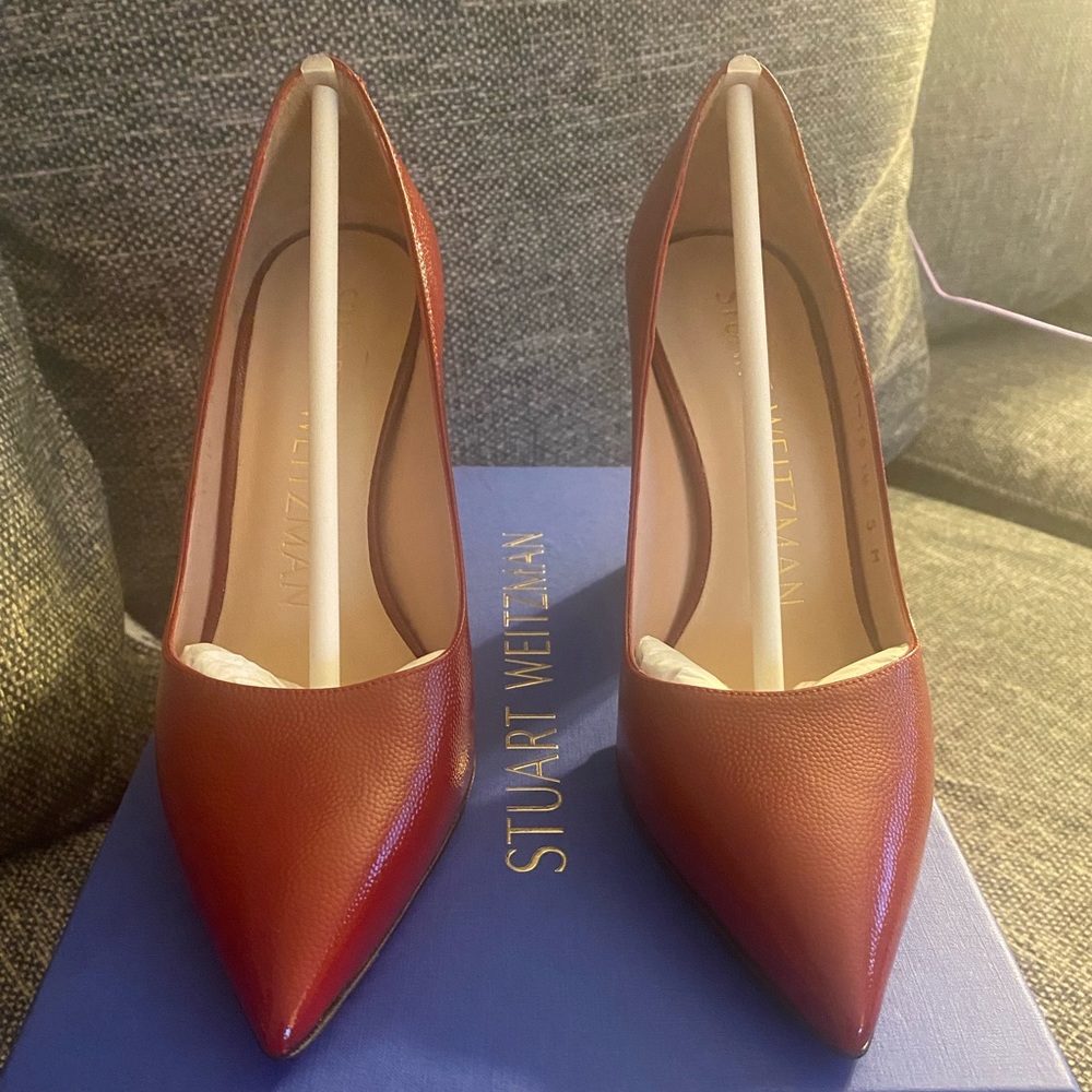 Stuart Weitzman Women's Pointed Toe Leather Pumps in Rust